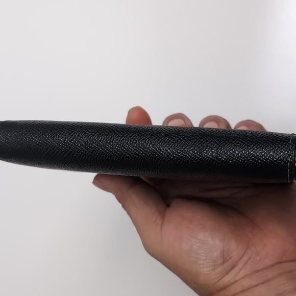 Coach CI194 Leather Medium Zip Around Wallet Brass/Black (Frim Price - Last One) - Picture 6 of 16